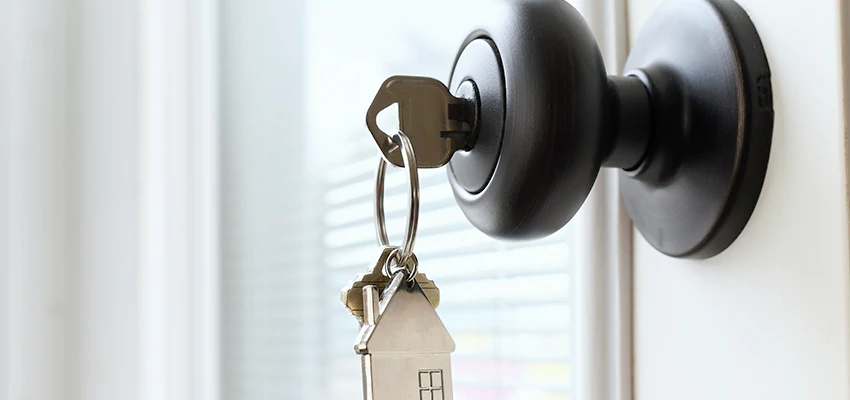 Bifold Door Knob Replacement in Santee, California